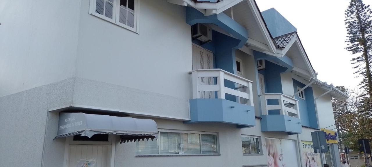 ホテル Residencial Da Praca ガロパバ エクステリア 写真